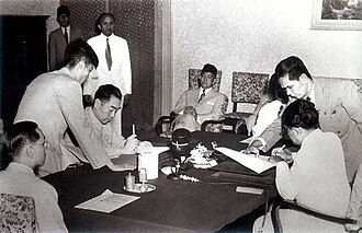 1955 — Alemania Occidental se une a la OTAN el 5 de mayo